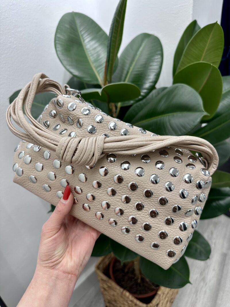 BOLSO BEIGE TACHAS