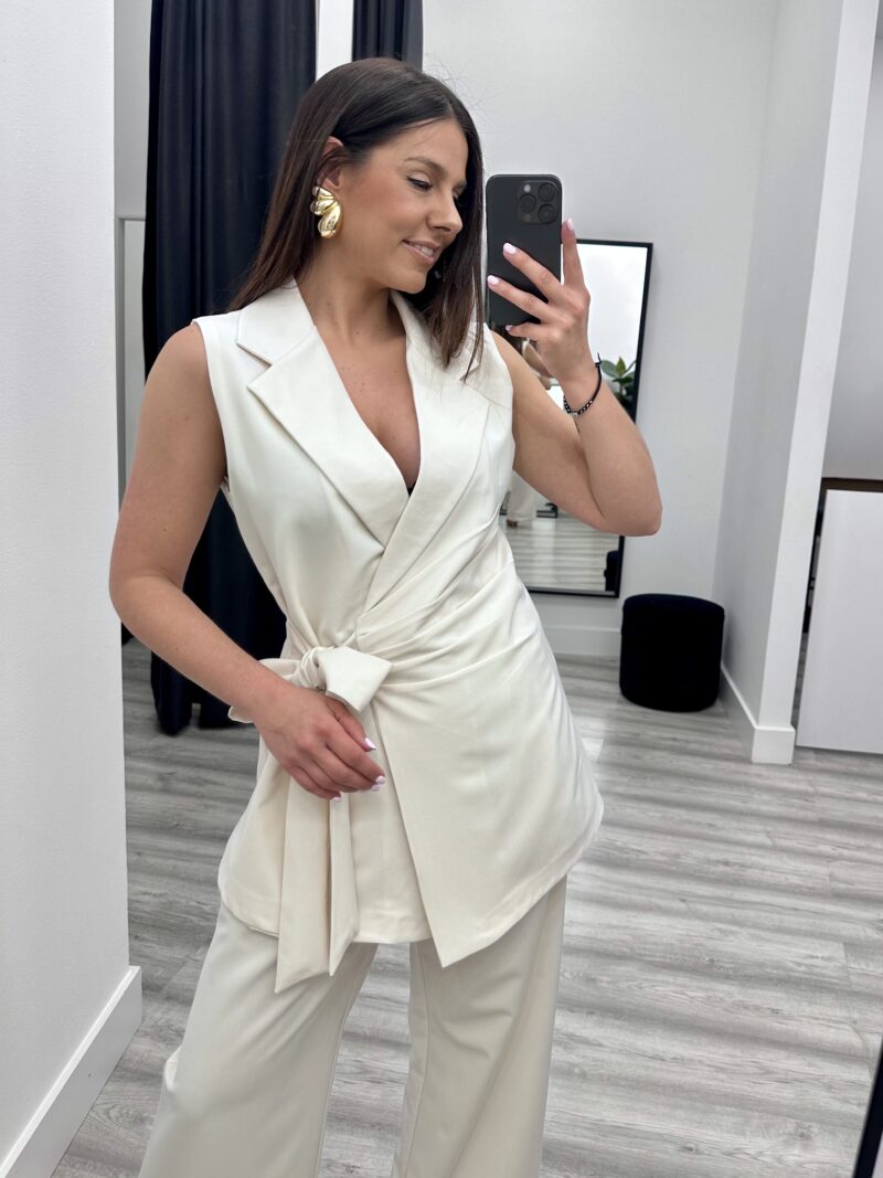 CONJUNTO CHALECO BEIGE - Imagen 2