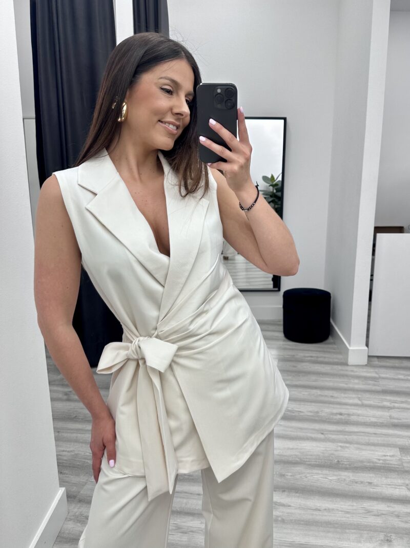 CONJUNTO CHALECO BEIGE - Imagen 3